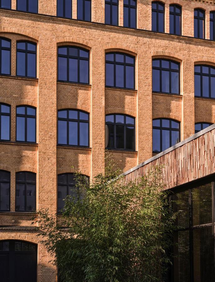Sly Berlin Hotel Bagian luar foto The former textile factory
