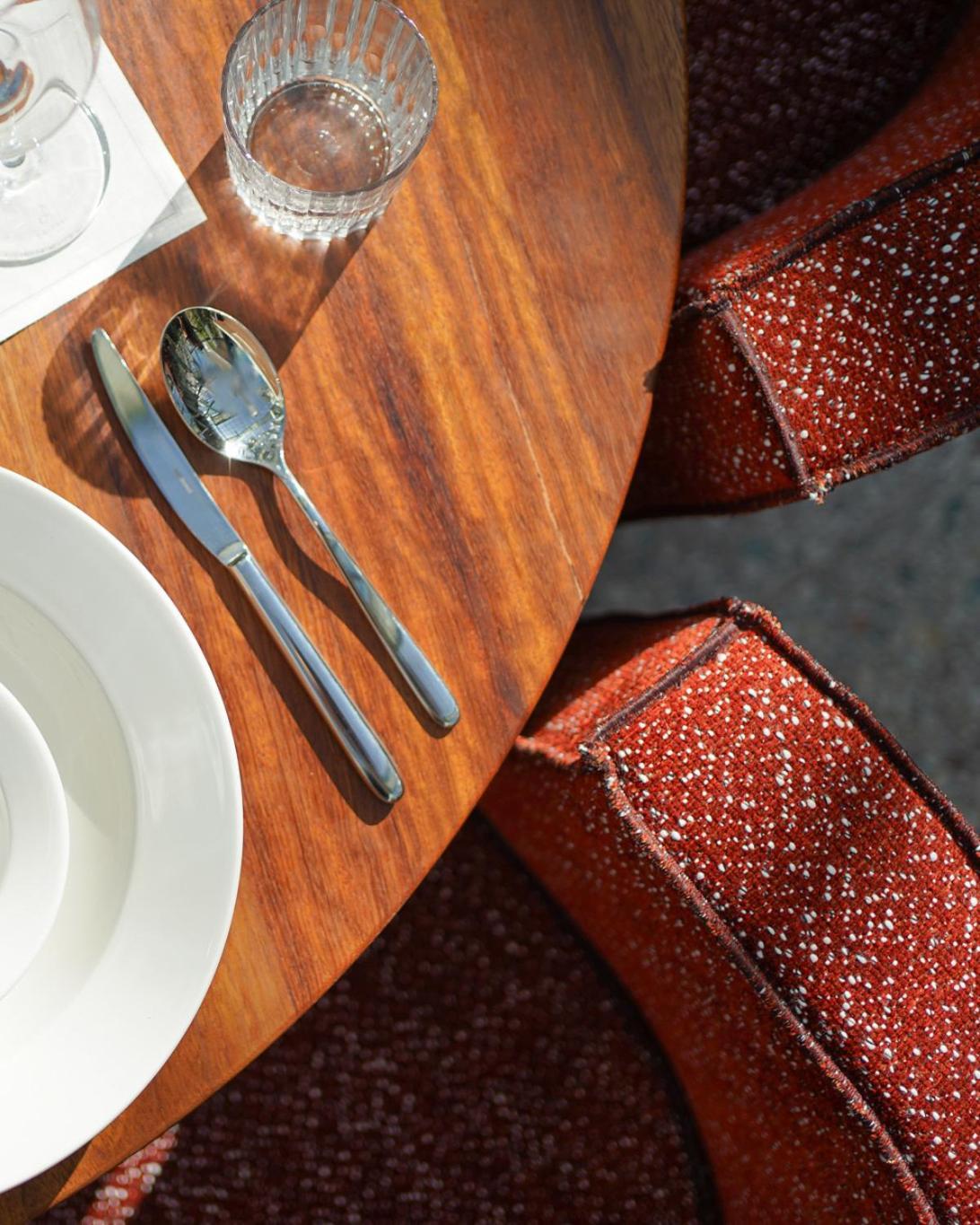 Sly Berlin Hotel Bagian luar foto A spoon and a knife