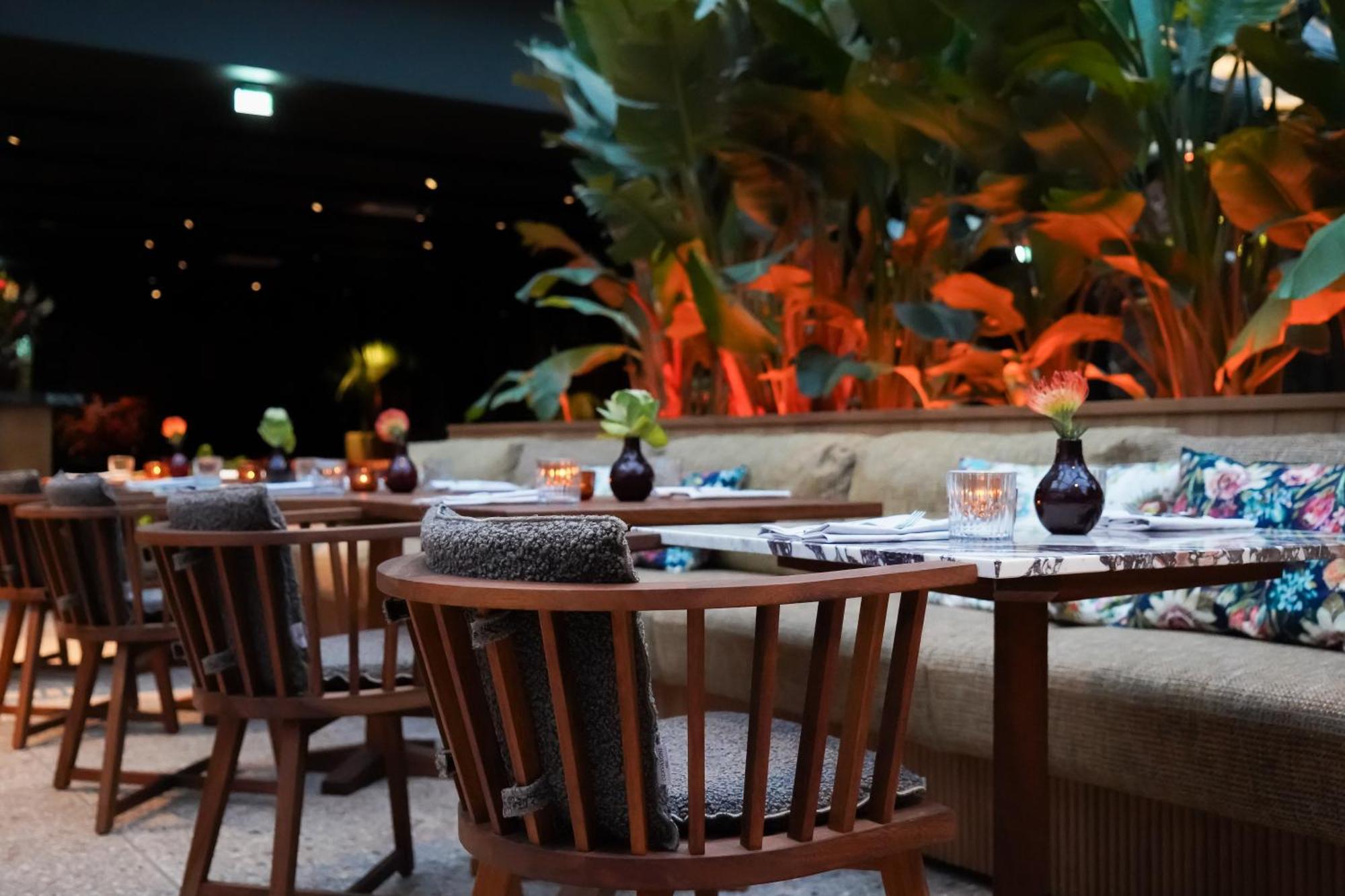 Sly Berlin Hotel Bagian luar foto The interior of the restaurant