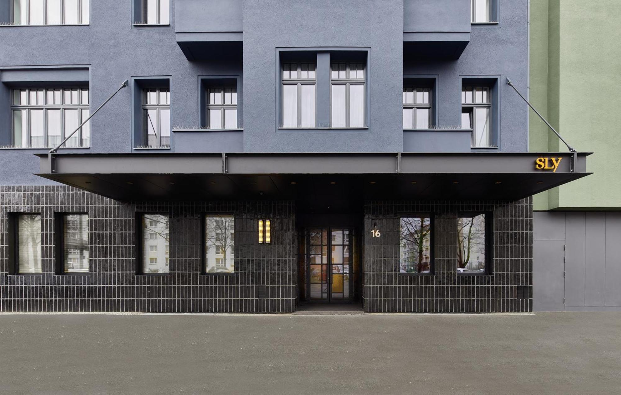 Sly Berlin Hotel Bagian luar foto SLV headquarters in Frankfurt