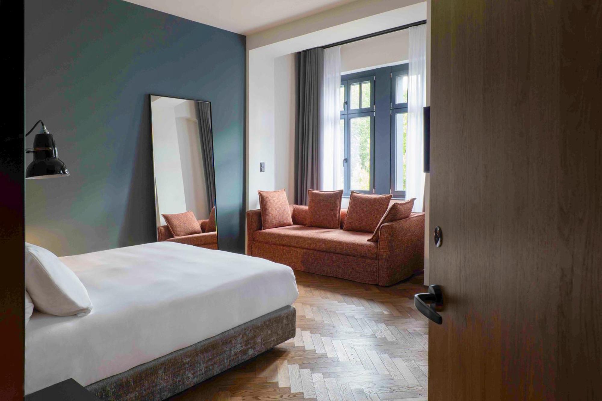 Sly Berlin Hotel Bagian luar foto A room at the hotel